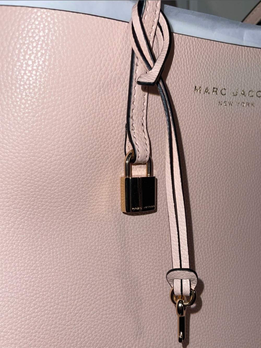 $450 Marc Jacobs Pale Pink Leather Tote with Gold Accent Peach Whip NWT M0015684 - Picture 3 of 10